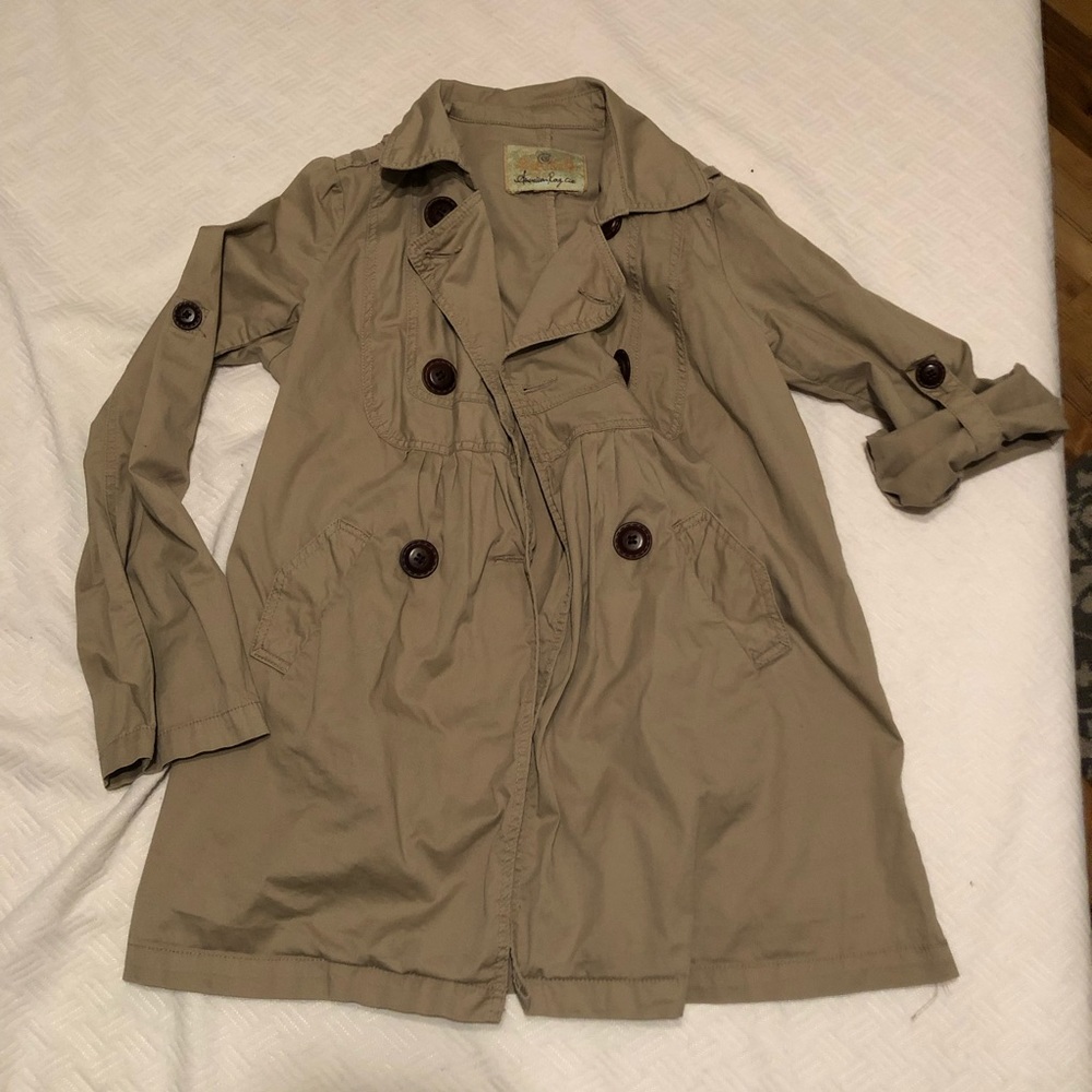 Adorable lightweight tan jacket